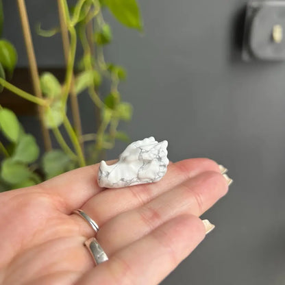 White seashell pendant necklace with natural crystal stones for peace